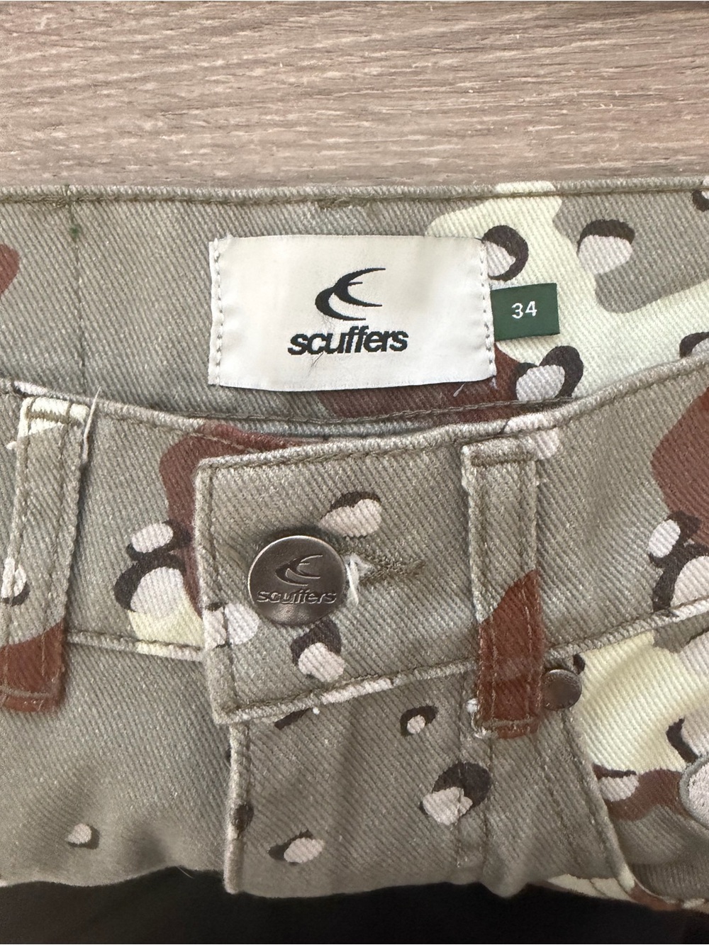 Never worn without tags. Scuffers Chocolate chip camo print limited edition.
